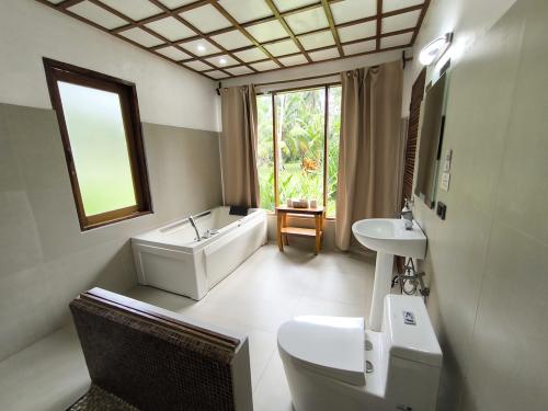 villa-bathroom-dolarog-el-nido